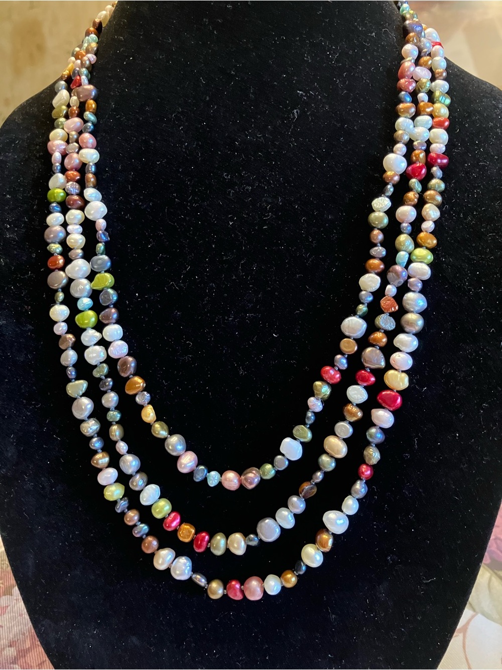 FRESH WATER PEARL MULTI- COLORED NECKLACE PERFECT CONDITION